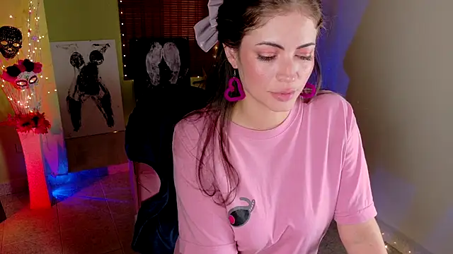 Snapshot of Emma__Blanco chatting on October 21, 2025, 3:46 pm Emma Blanco online show from October 21, 2025, 3:46 pm