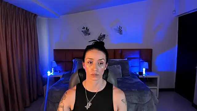 Kristen Garner online show from November 8, 2025, 8:18 pm