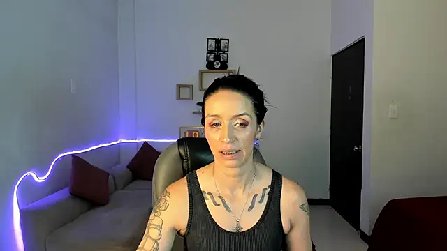 Kristen Garner online show from November 29, 2025, 8:34 pm