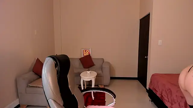 Kristen Garner online show from April 8, 2026, 8:09 pm