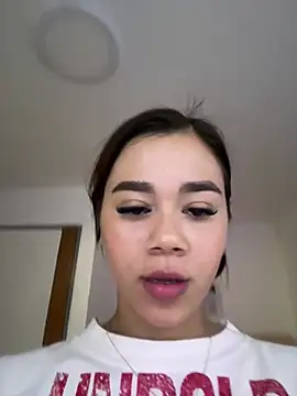 EmilyEvans7 online show from February 20, 2026, 5:02 pm