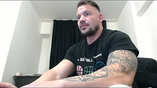 musclemonster31 online show from January 8, 2025, 3:39 pm