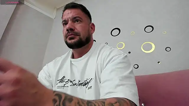 musclemonster31 online show from February 3, 2025, 10:00 pm