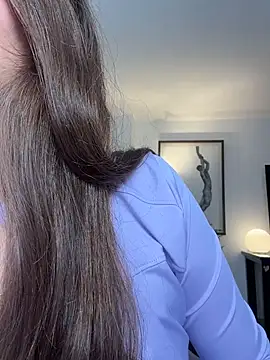 Snapshot of AmelieLaurent_ chatting on April 27, 2026, 4:05 pm AmelieLaurent online show from April 27, 2026, 4:05 pm