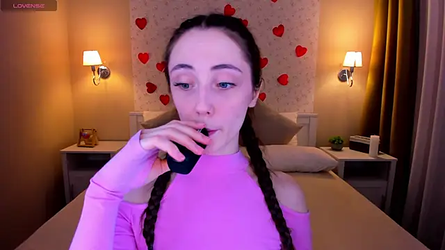 Lexi Split online show from February 15, 2025, 8:33 am