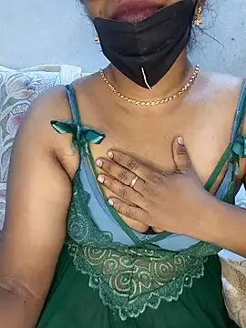 Snapshot of Malluivaniya chatting on January 24, 2025, 7:07 pm Malluivaniya online show from January 24, 2025, 7:07 pm