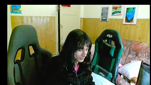 calliemaggotbone online show from December 22, 2025, 2:58 pm