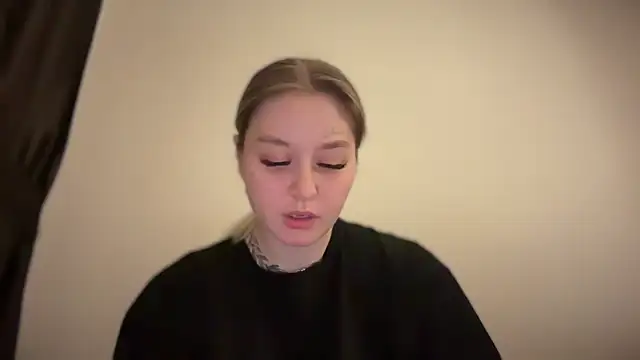 Snapshot of Isabel-Bailey chatting on December 3, 2024, 10:07 pm Isabel-Bailey online show from December 3, 2024, 10:07 pm