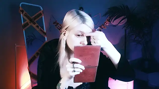 Snapshot of Noah_ElmerX chatting on November 1, 2025, 9:28 pm Noah ElmerX online show from November 1, 2025, 9:28 pm