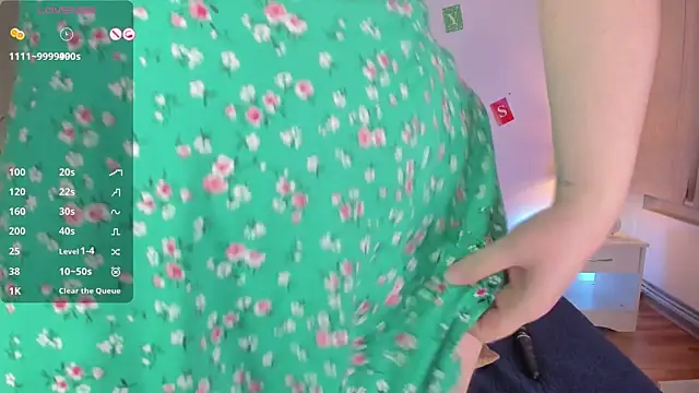 Snapshot of CutieGinger chatting on January 12, 2025, 8:14 pm CutieGinger online show from January 12, 2025, 8:14 pm