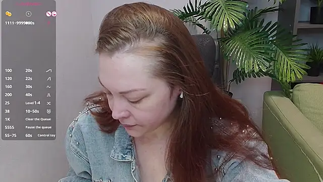 Snapshot of CutieGinger chatting on October 5, 2025, 3:10 pm CutieGinger online show from October 5, 2025, 3:10 pm