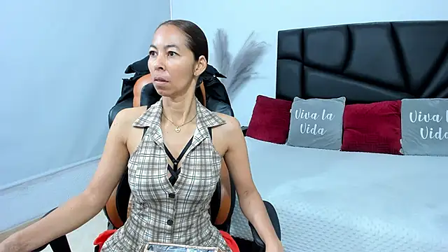 Rosalinda Cortez online show from September 25, 2025, 12:53 pm