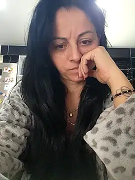 bruneta sexy23 online show from December 6, 2024, 1:44 pm