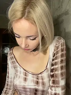 Kristina03 online show from February 11, 2026, 9:31 pm