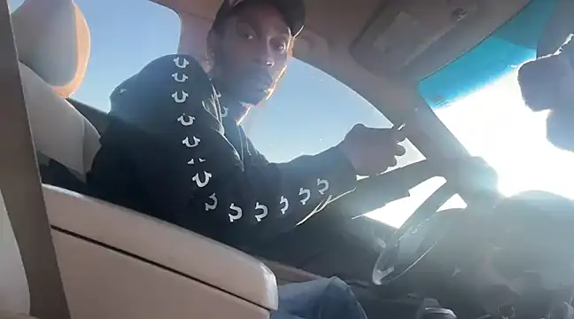 ITSONLYKENNY online show from January 28, 2025, 9:50 pm