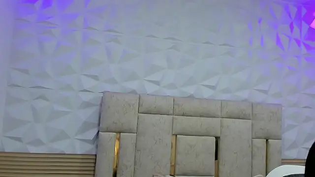 Snapshot of PauletteJ chatting on October 31, 2025, 11:55 am PauletteJ online show from October 31, 2025, 11:55 am