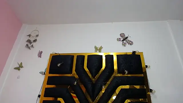 Helennahot online show from January 19, 2025, 1:55 pm