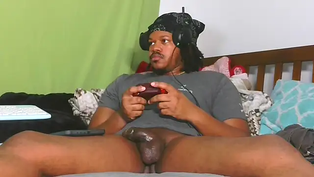 Carolinayoungin online show from November 17, 2025, 12:16 am