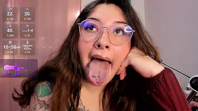 chubby vanniie  online show from April 2, 2026, 8:17 pm