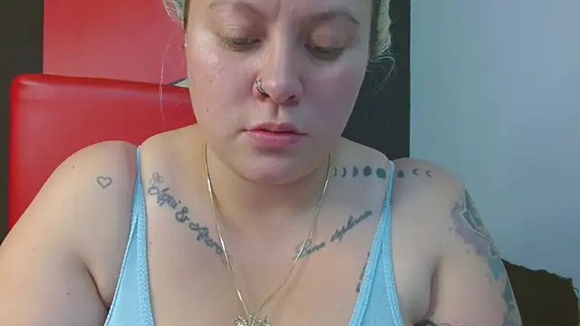 Snapshot of miley_jensen chatting on October 22, 2025, 10:20 pm miley jensen online show from October 22, 2025, 10:20 pm