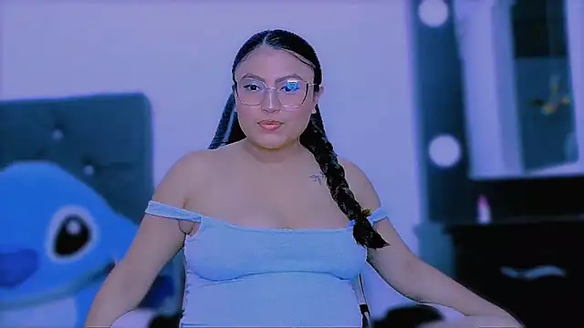 Snapshot of KathieBurning chatting on November 3, 2025, 7:59 pm KathieBurning online show from November 3, 2025, 7:59 pm