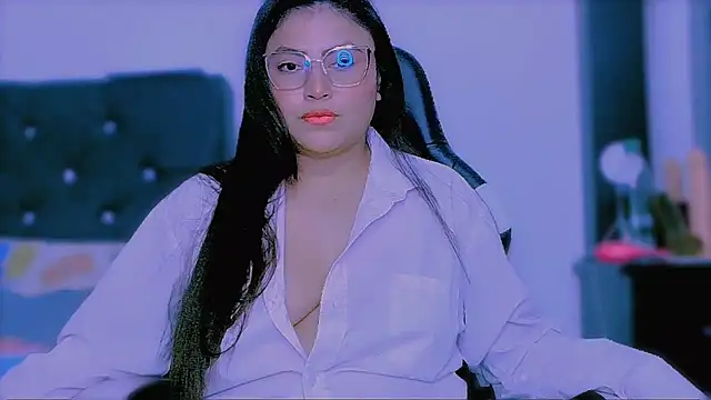 Snapshot of KathieBurning chatting on November 5, 2025, 8:31 pm KathieBurning online show from November 5, 2025, 8:31 pm