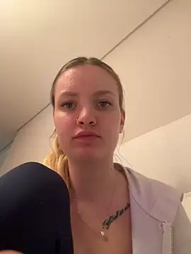 Snapshot of mariemelissah chatting on February 26, 2025, 2:03 pm mariemelissah online show from February 26, 2025, 2:03 pm