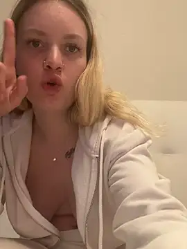 Snapshot of mariemelissah chatting on March 1, 2025, 1:29 pm mariemelissah online show from March 1, 2025, 1:29 pm