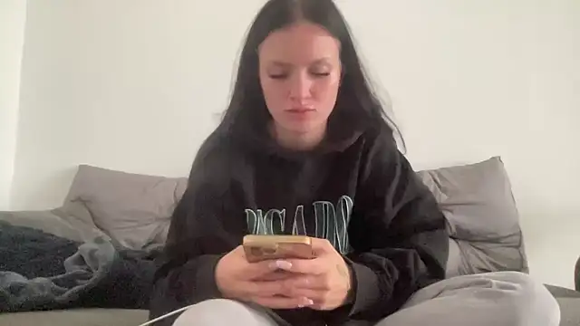 mariemelissah online show from February 13, 2026, 10:11 am