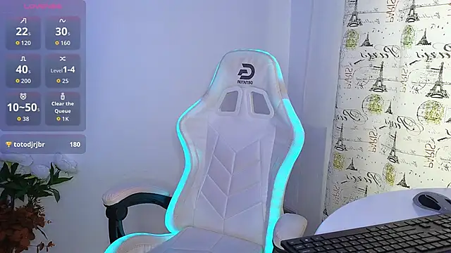 Snapshot of MileySin1111 chatting on September 30, 2025, 1:05 pm MileySin1111 online show from September 30, 2025, 1:05 pm