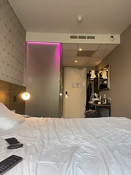 Snapshot of MileySin1111 chatting on October 27, 2025, 11:14 am MileySin1111 online show from October 27, 2025, 11:14 am