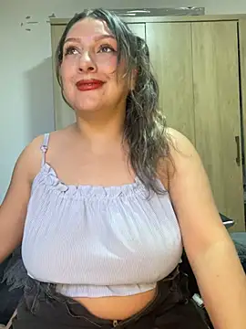 Snapshot of Lady__Pink chatting on May 14, 2026, 9:10 pm Lady Pink online show from May 14, 2026, 9:10 pm