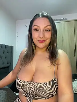 Snapshot of Lady__Pink chatting on June 13, 2026, 8:51 pm Lady Pink online show from June 13, 2026, 8:51 pm