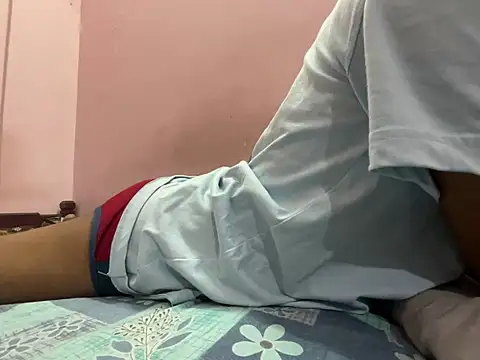 Snapshot of CALVINXXX chatting on December 19, 2024, 8:55 pm CALVINXXX online show from December 19, 2024, 8:55 pm