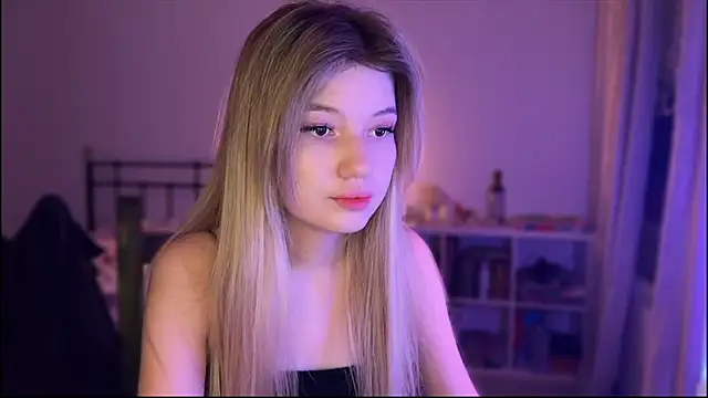 Snapshot of Caramel_Peach chatting on September 23, 2025, 4:54 pm Caramel Peach online show from September 23, 2025, 4:54 pm