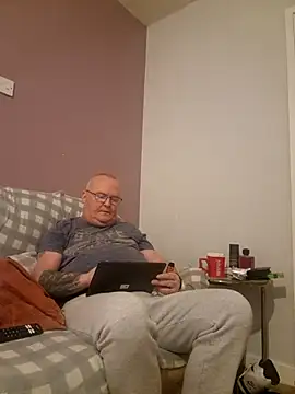 FriendlyDave online show from February 16, 2025, 10:54 pm