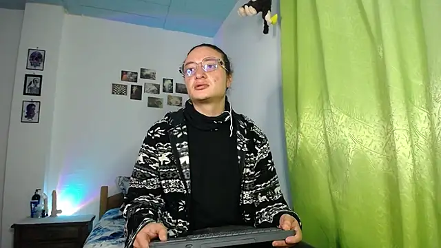 Snapshot of monkeywillwhite chatting on November 2, 2025, 2:03 am monkeywillwhite online show from November 2, 2025, 2:03 am