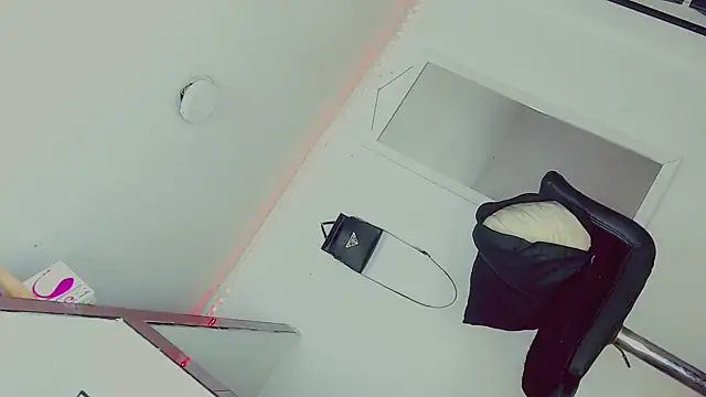 Snapshot of candy_kendall chatting on February 15, 2025, 4:01 pm candy kendall online show from February 15, 2025, 4:01 pm