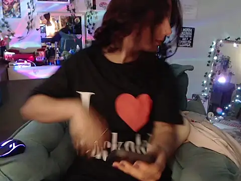 Snapshot of BeellyDance chatting on September 23, 2025, 7:50 pm BeellyDance online show from September 23, 2025, 7:50 pm