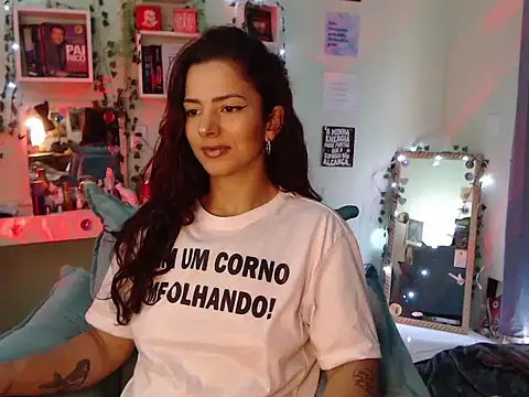 Snapshot of BeellyDance chatting on October 6, 2025, 6:05 pm BeellyDance online show from October 6, 2025, 6:05 pm