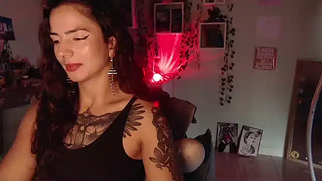 Snapshot of BeellyDance chatting on February 19, 2026, 6:48 pm BeellyDance online show from February 19, 2026, 6:48 pm