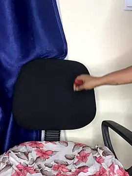 sweetestval online show from November 6, 2025, 6:03 am