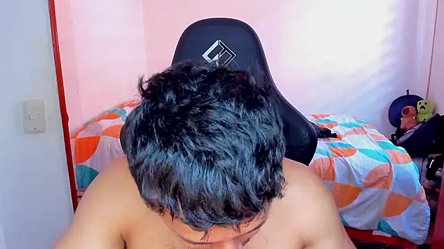 Snapshot of Tommy_Bred chatting on January 17, 2026, 2:11 pm Tommy Bred online show from January 17, 2026, 2:11 pm