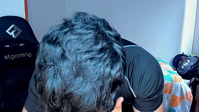 Snapshot of Tommy_Bred chatting on February 5, 2026, 6:45 pm Tommy Bred online show from February 5, 2026, 6:45 pm