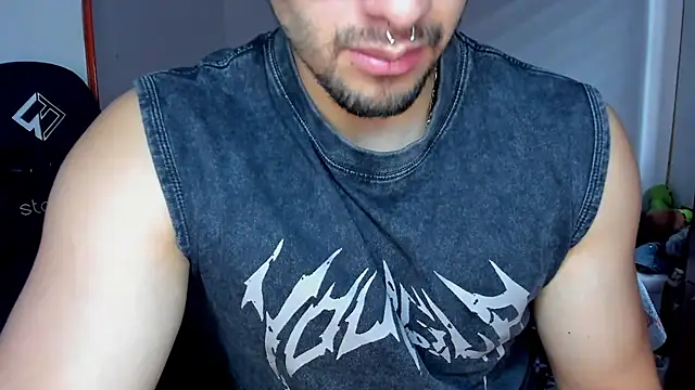 Snapshot of Tommy_Bred chatting on February 20, 2026, 7:14 pm Tommy Bred online show from February 20, 2026, 7:14 pm