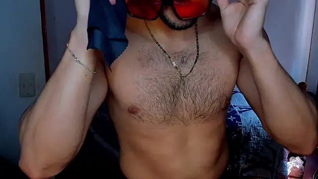 Snapshot of Tommy_Bred chatting on February 28, 2026, 6:09 pm Tommy Bred online show from February 28, 2026, 6:09 pm