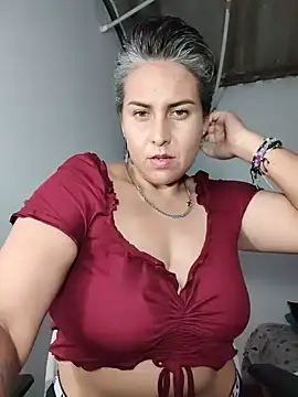 Snapshot of Yessi_rousse chatting on June 22, 2026, 10:29 pm Yessi rousse online show from June 22, 2026, 10:29 pm