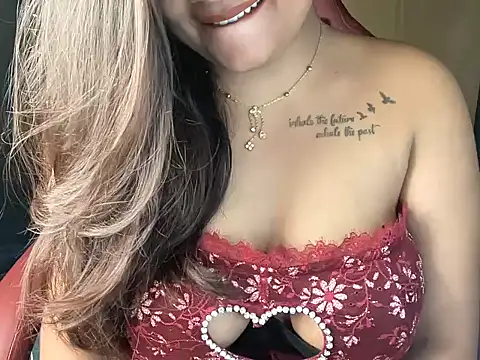 Snapshot of shanayaaa_1 chatting on February 21, 2025, 6:26 pm shanayaaa 1 online show from February 21, 2025, 6:26 pm