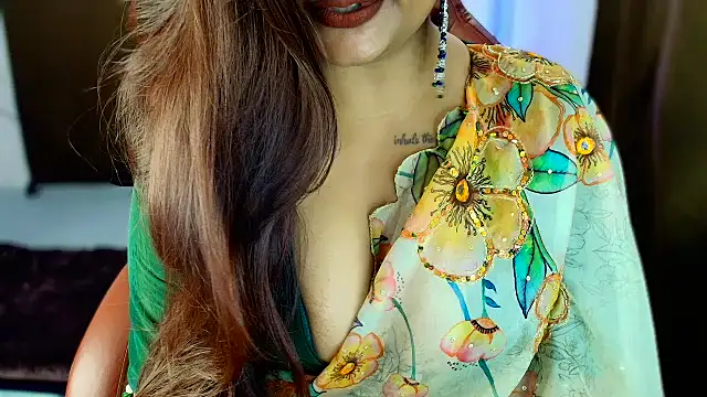 Snapshot of shanayaaa_1 chatting on October 21, 2025, 7:03 pm shanayaaa 1 online show from October 21, 2025, 7:03 pm