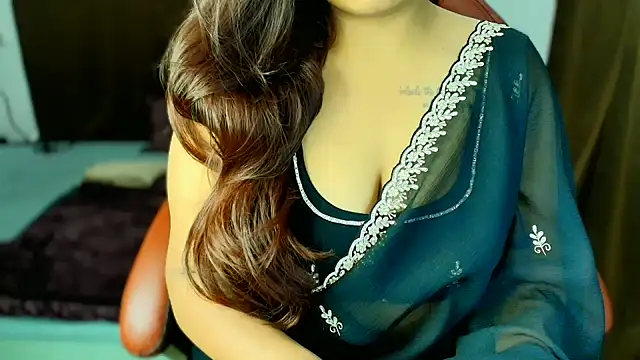 Snapshot of shanayaaa_1 chatting on November 5, 2025, 4:51 pm shanayaaa 1 online show from November 5, 2025, 4:51 pm